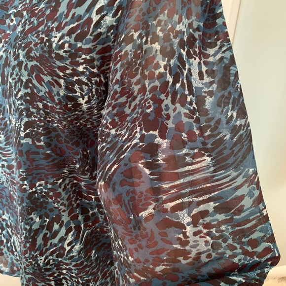 Animal Print Ruffle Top Blouse 6 Small NWT blue black leopard print MoB wife - Picture 5 of 11